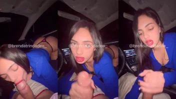 Boquete Brenda Trindade dentro do carro mamando